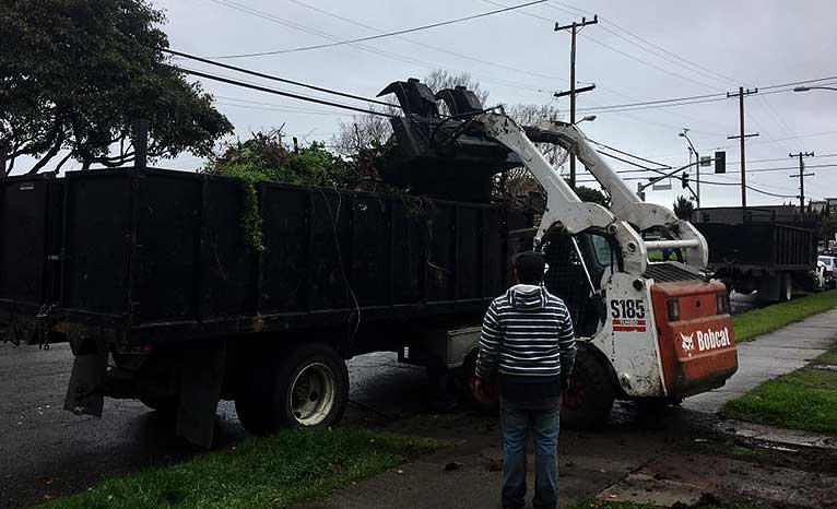 Ron S Hauling Offers Junk Debris Spa Removal Services In California